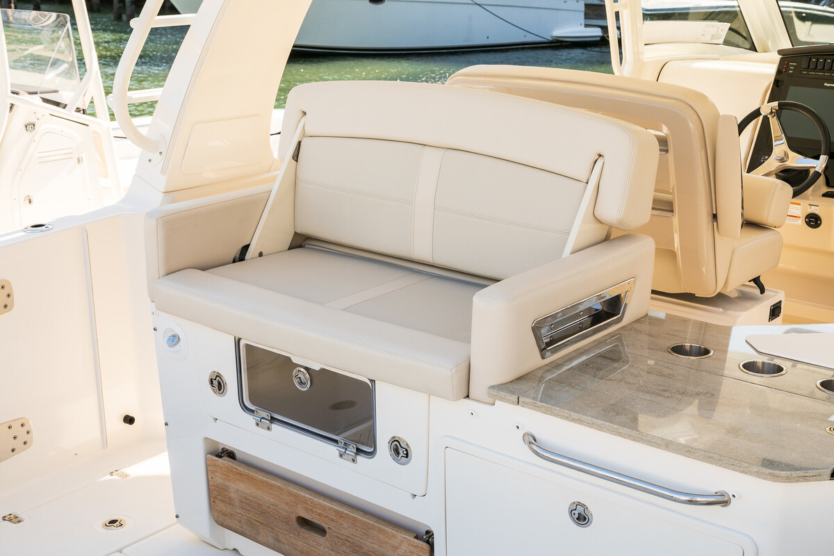 foto: 61 Boston Whaler 350 Realm