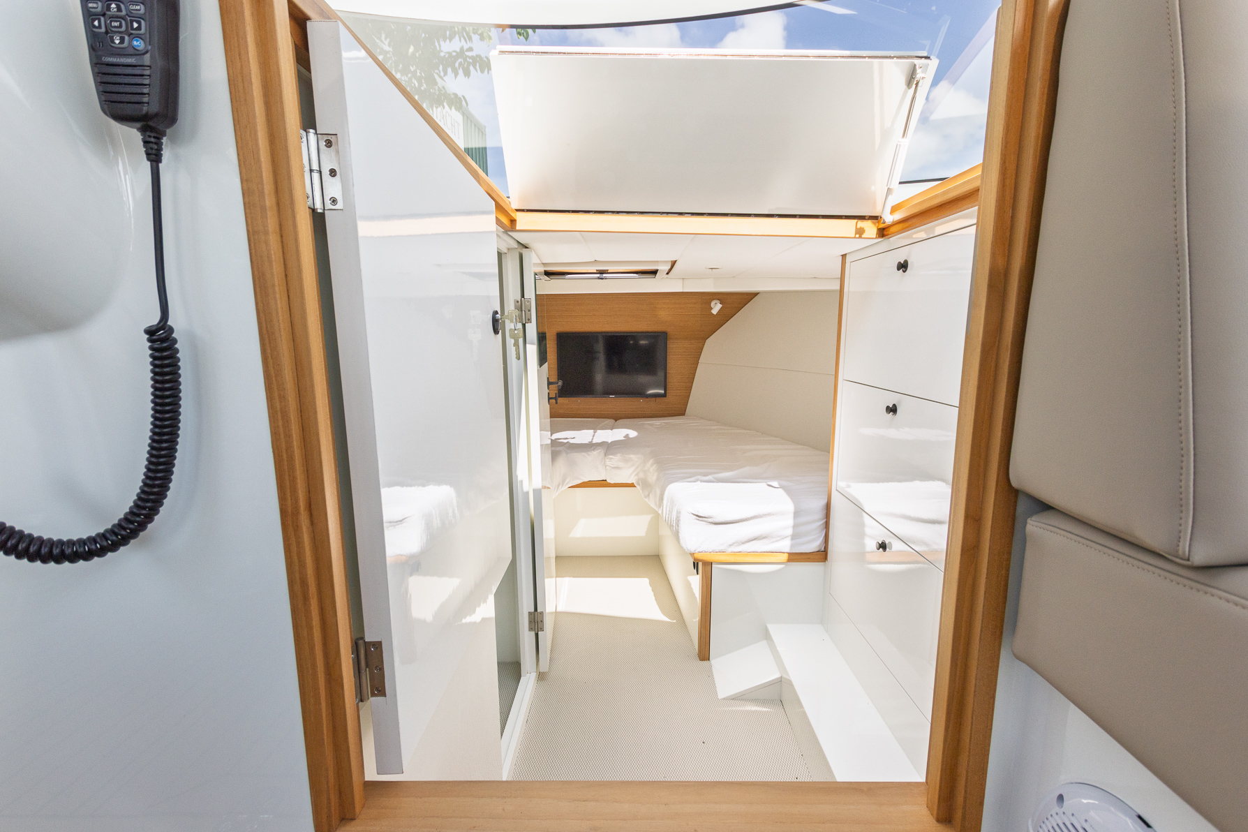 foto: 80 Crown yachts Crown Keyzer S33