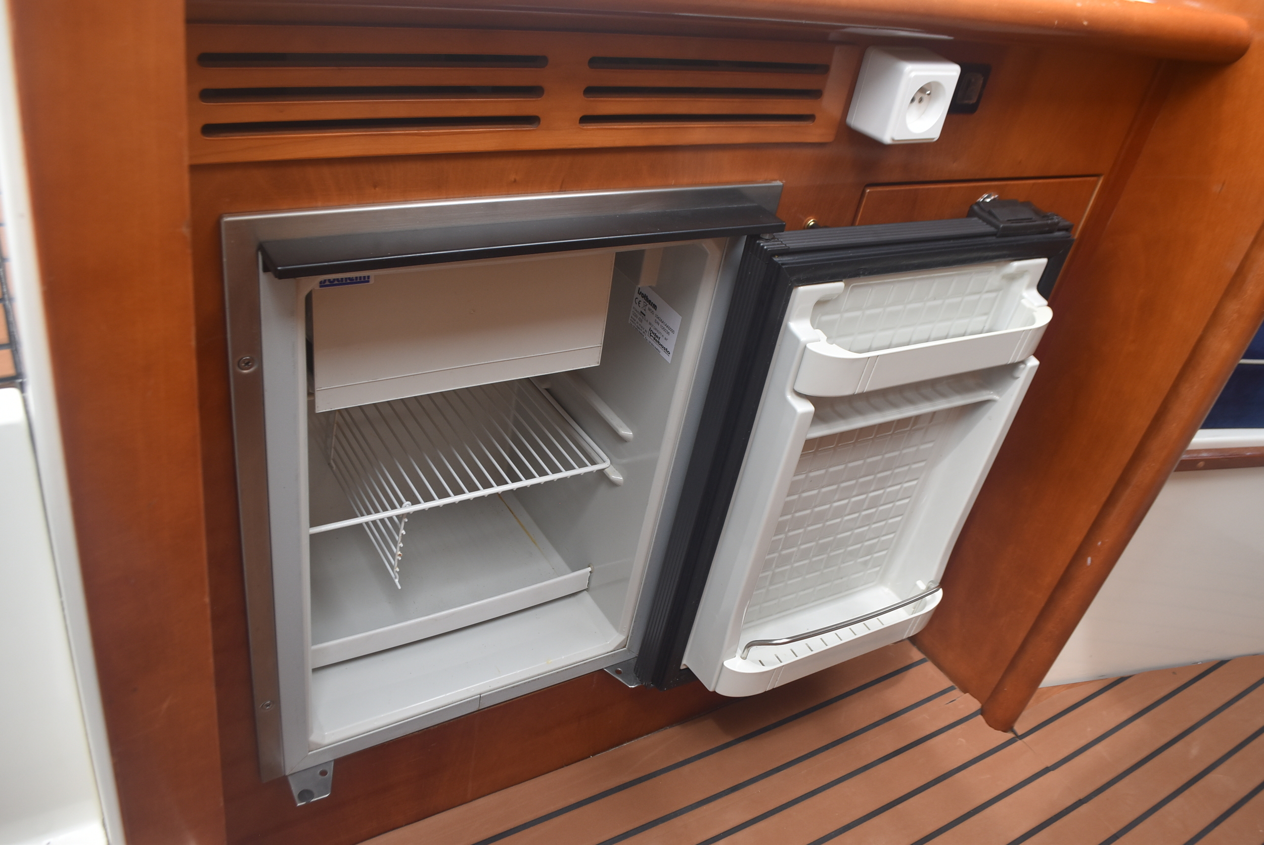 foto: 37 Aquador 25C