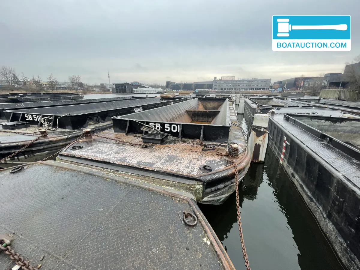 foto: 17 Vrachtduwbak SB501