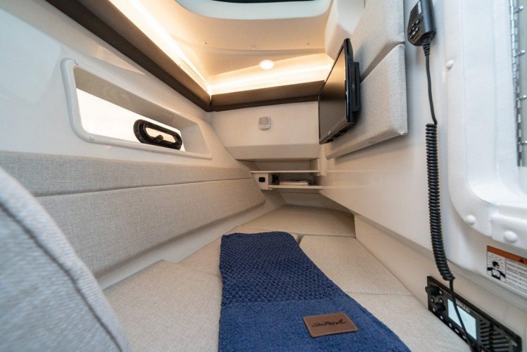 foto: 11 Sea Ray SLX 350