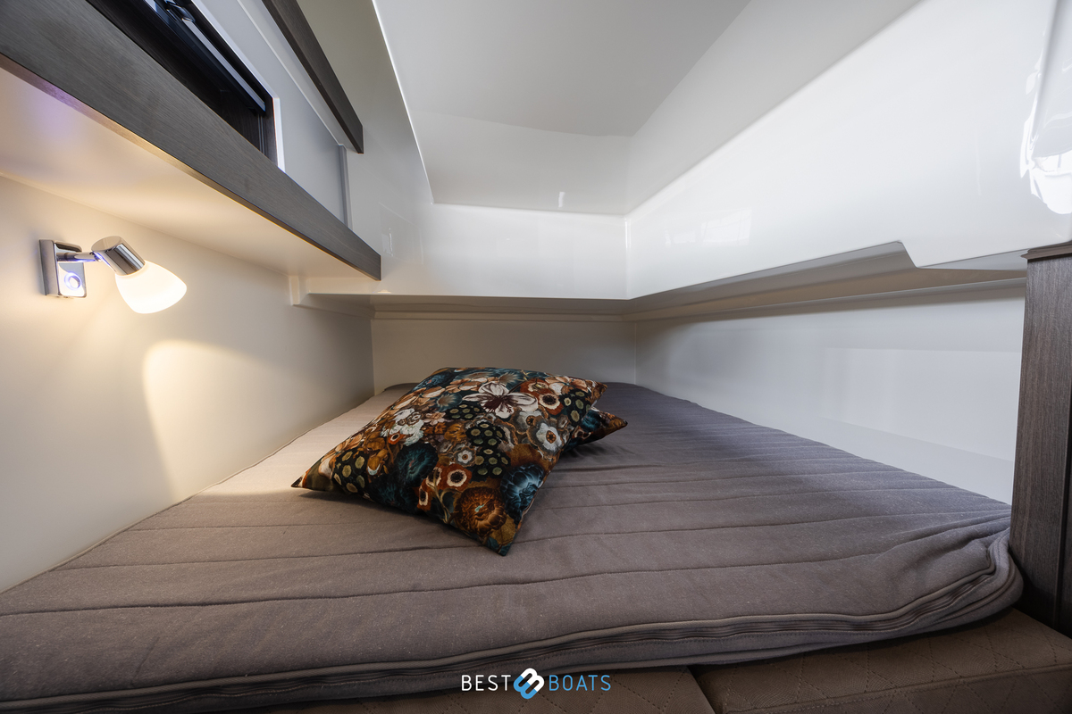 foto: 49 Cobra Yachts Futura 36 Premium Fly
