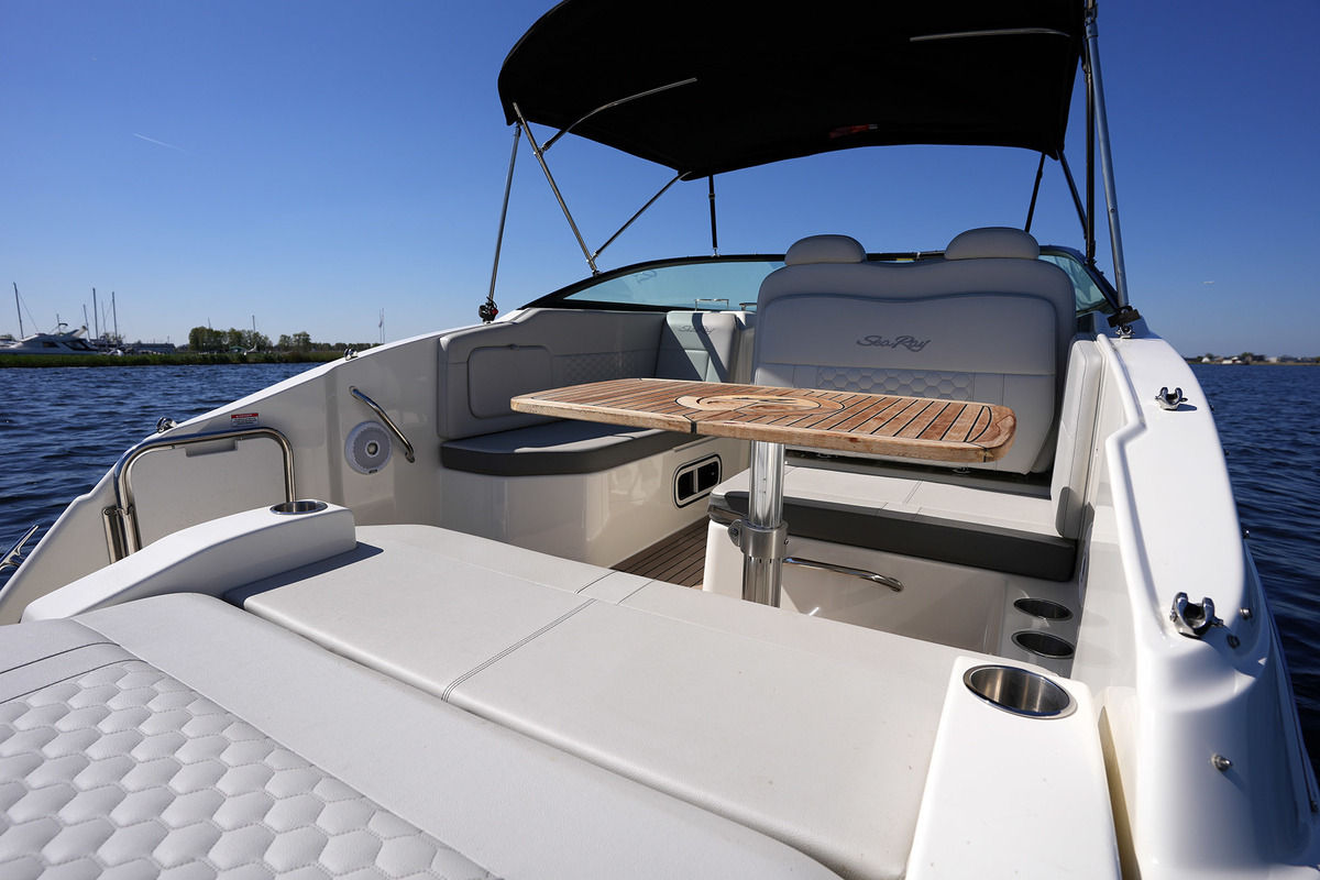 foto: 90 Sea Ray Sundancer 265