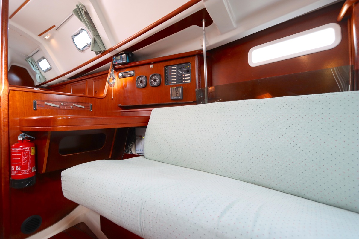 foto: 40 Beneteau Oceanis Clipper 331 Lifting keel