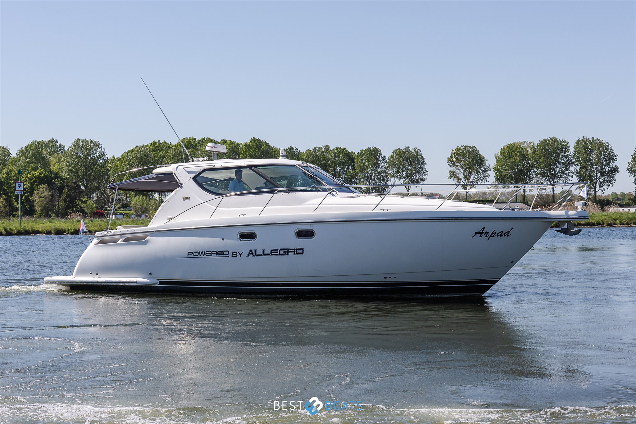 hoofdfoto: 1 Tiara Yachts 4300 Sovran