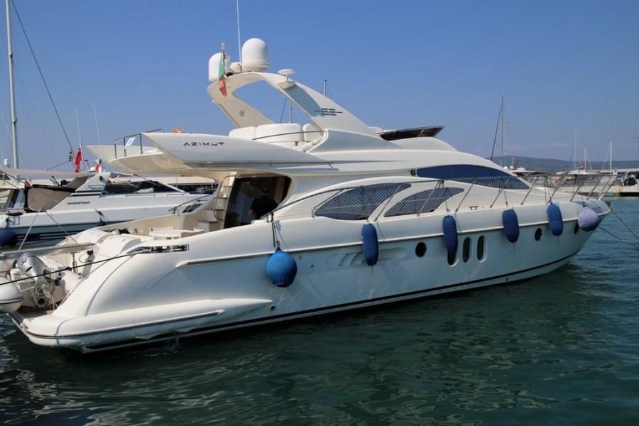 hoofdfoto: 1 Azimut 62 Evolution