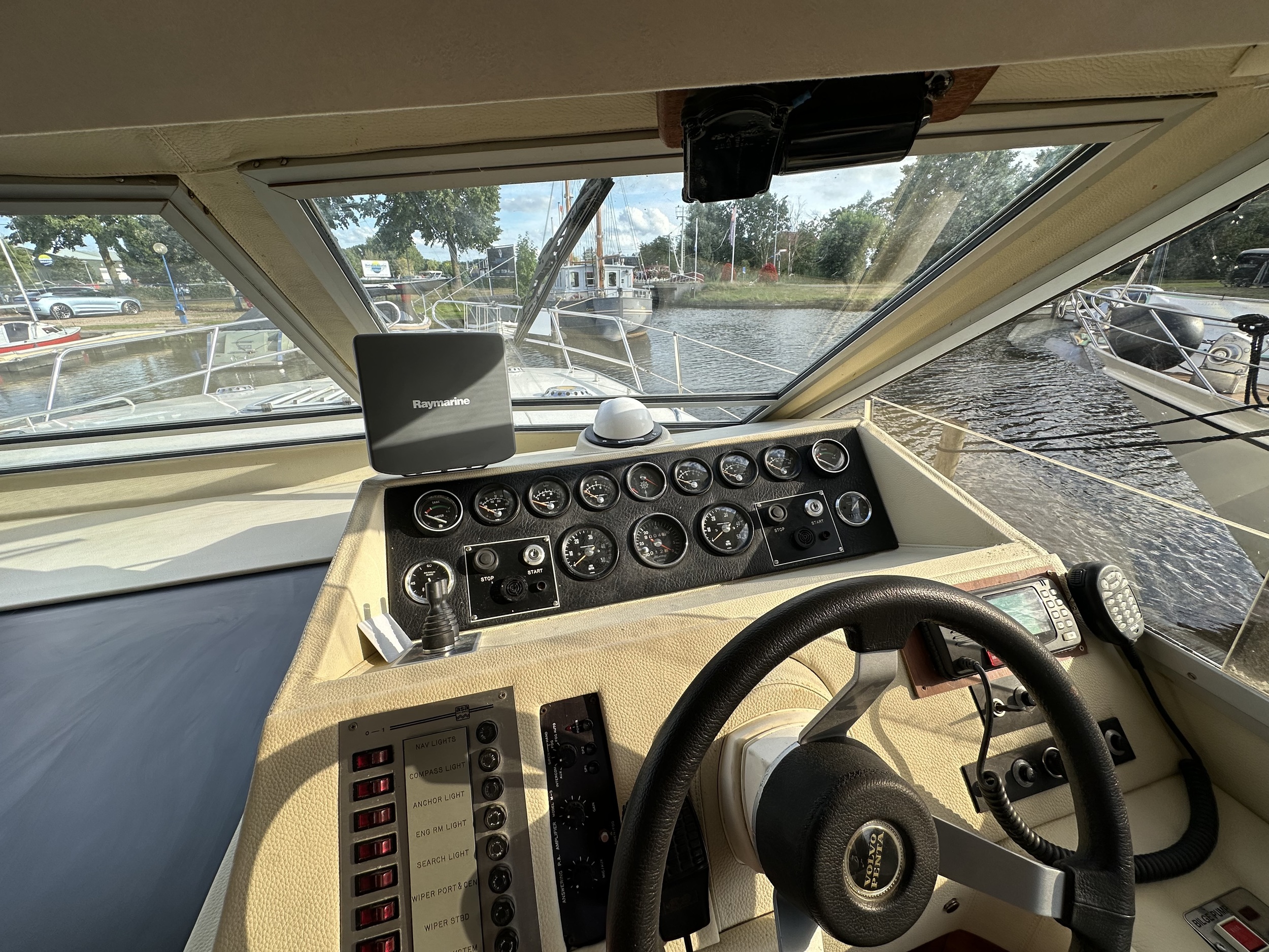 foto: 31 Princess 38 Flybridge