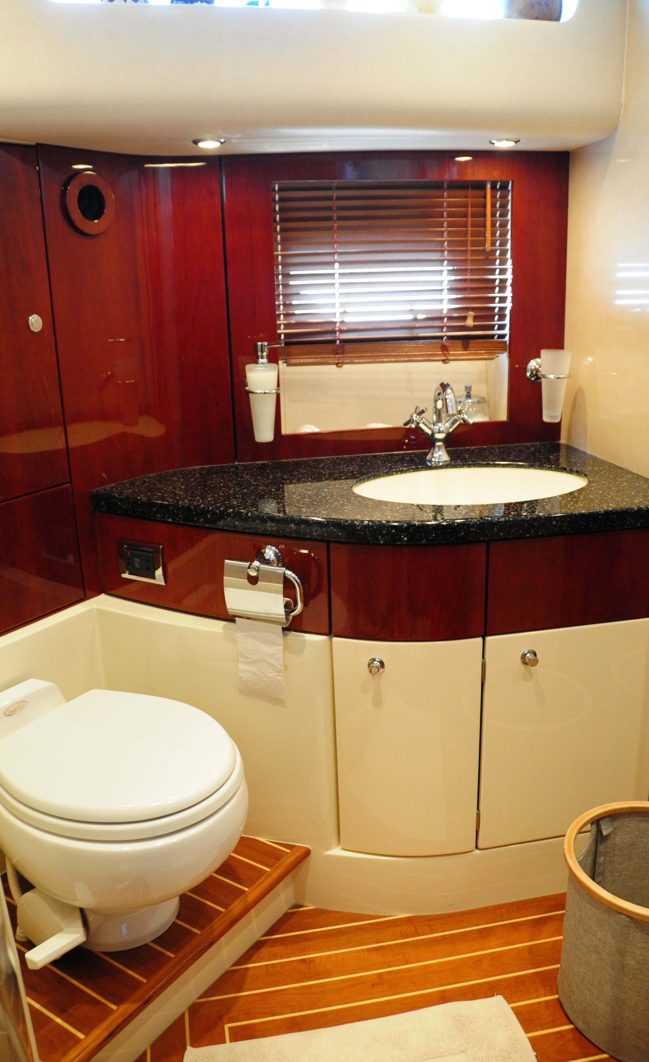 foto: 5 Fairline Squadron 58