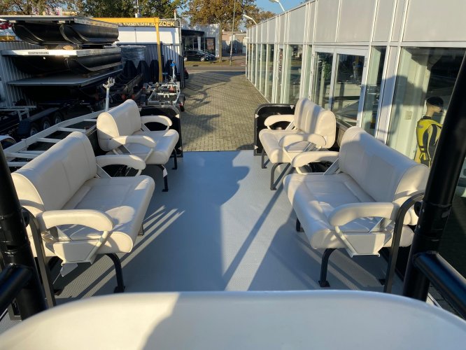 foto: 17 Funcruiser Pontoon 650