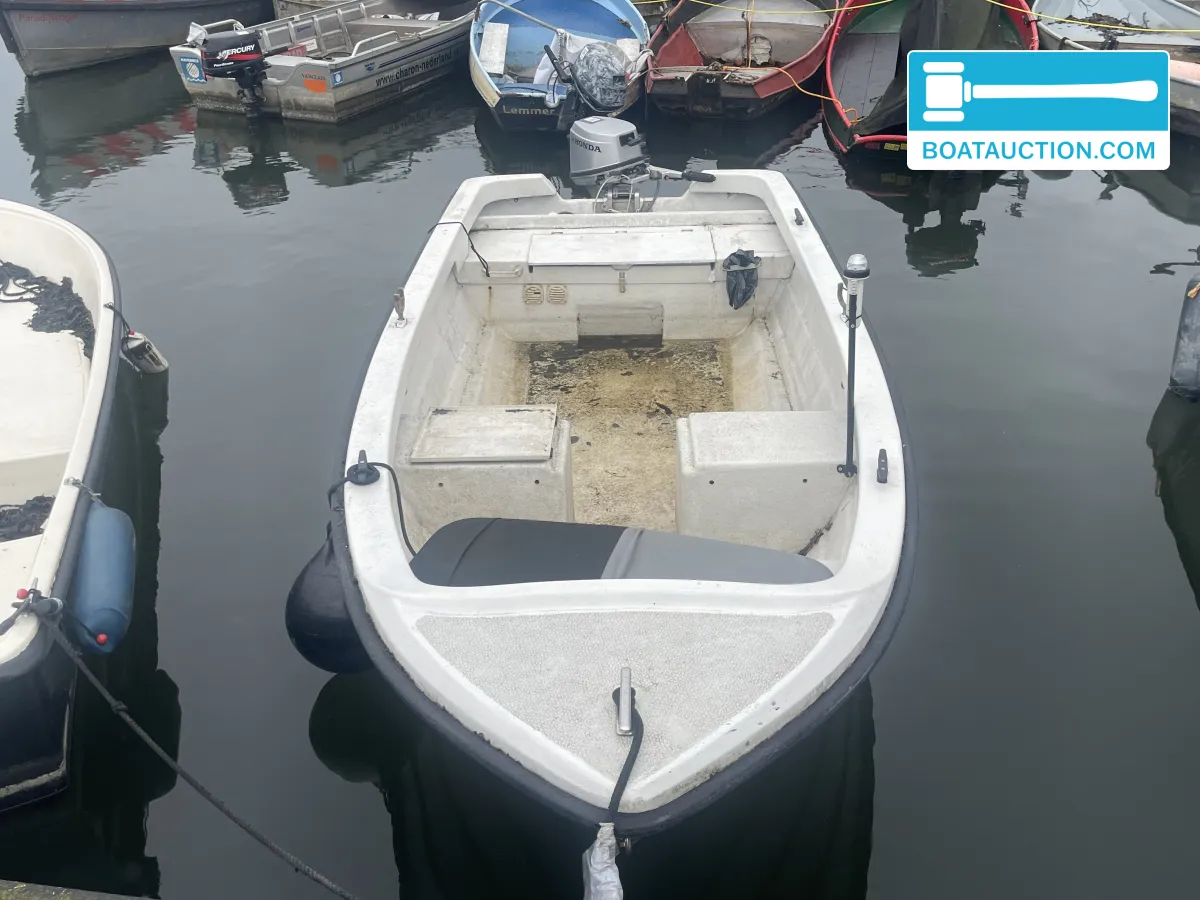 foto: 13 Motorboat 450