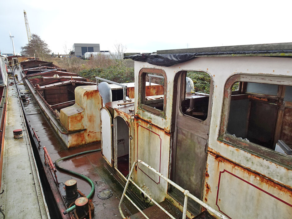 foto: 24 Luxe Motor Elizabeth III 42.46 casco