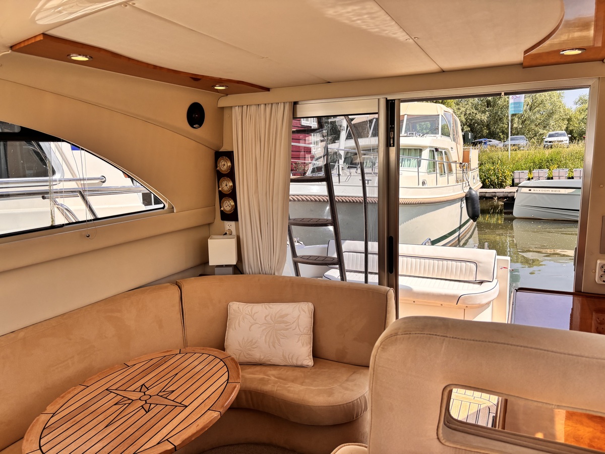 foto: 24 Rodman  30 Cruiser Flybridge 