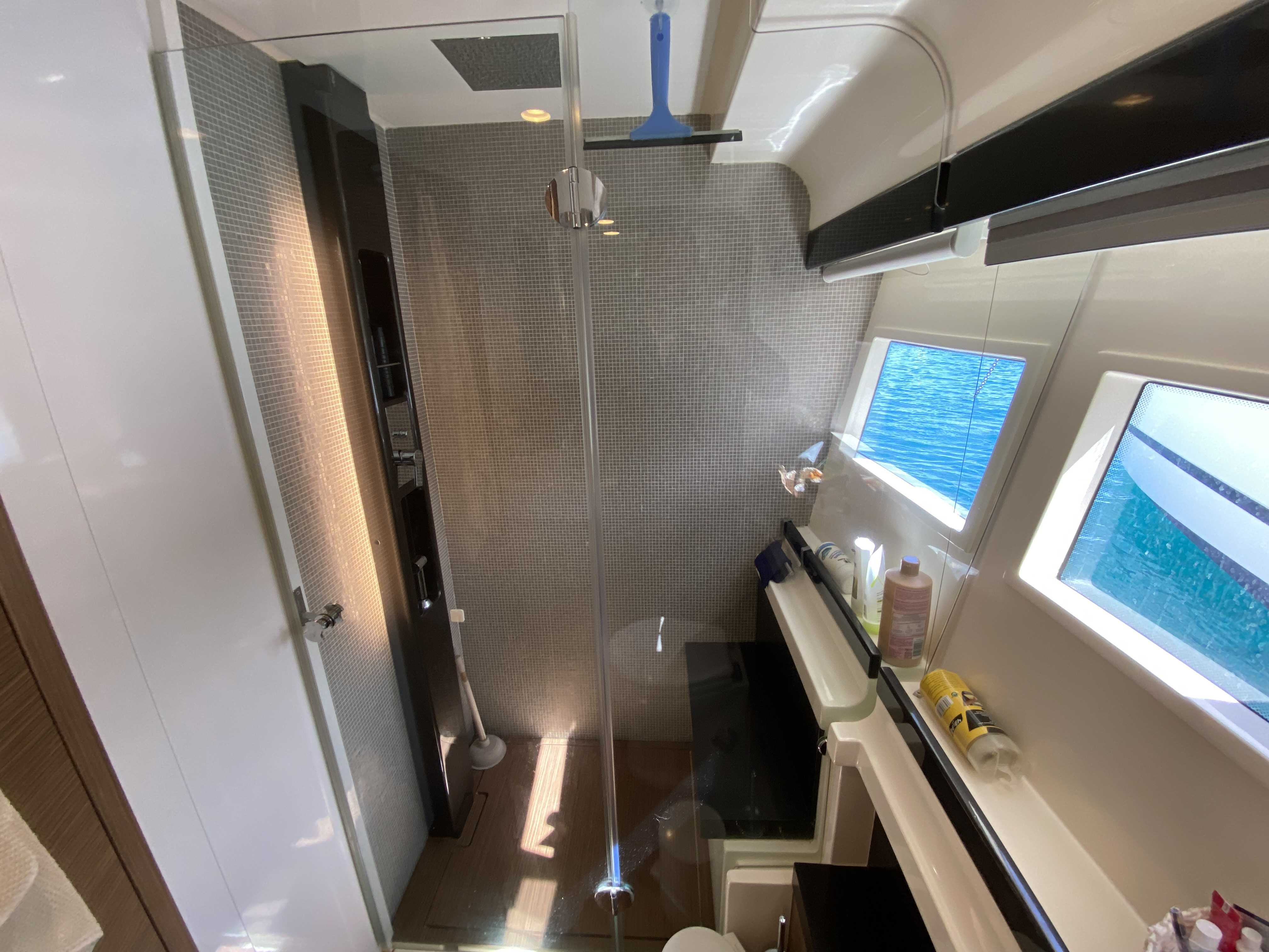 foto: 25 Ferretti 550