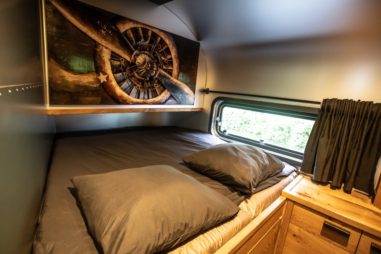 foto: 26 The Coon 1000 Houseboat