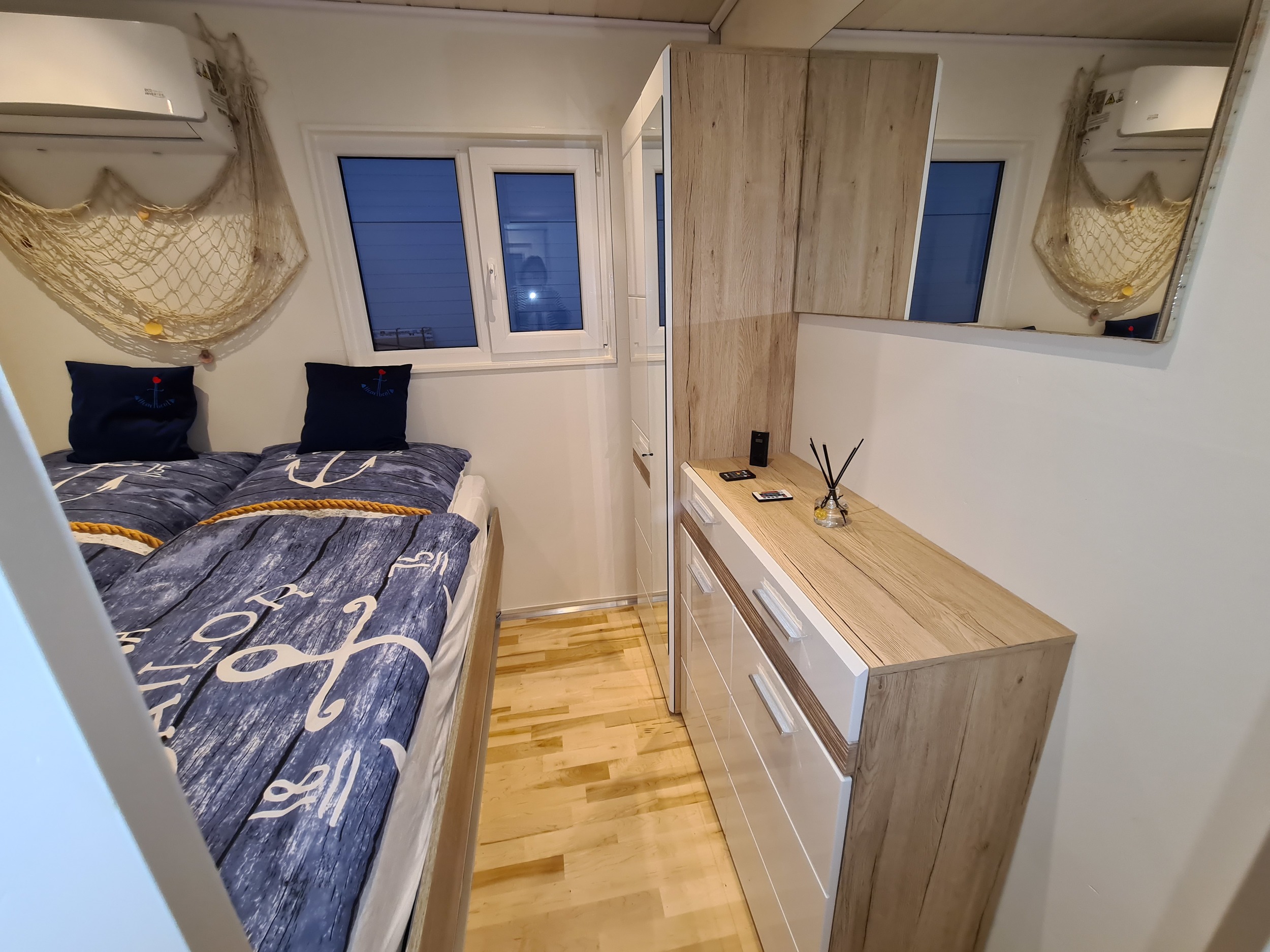 foto: 31 Houseboat LST Sneek 49