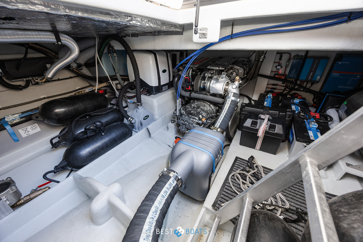 foto: 50 Cobra Yachts Futura 36 Premium Fly