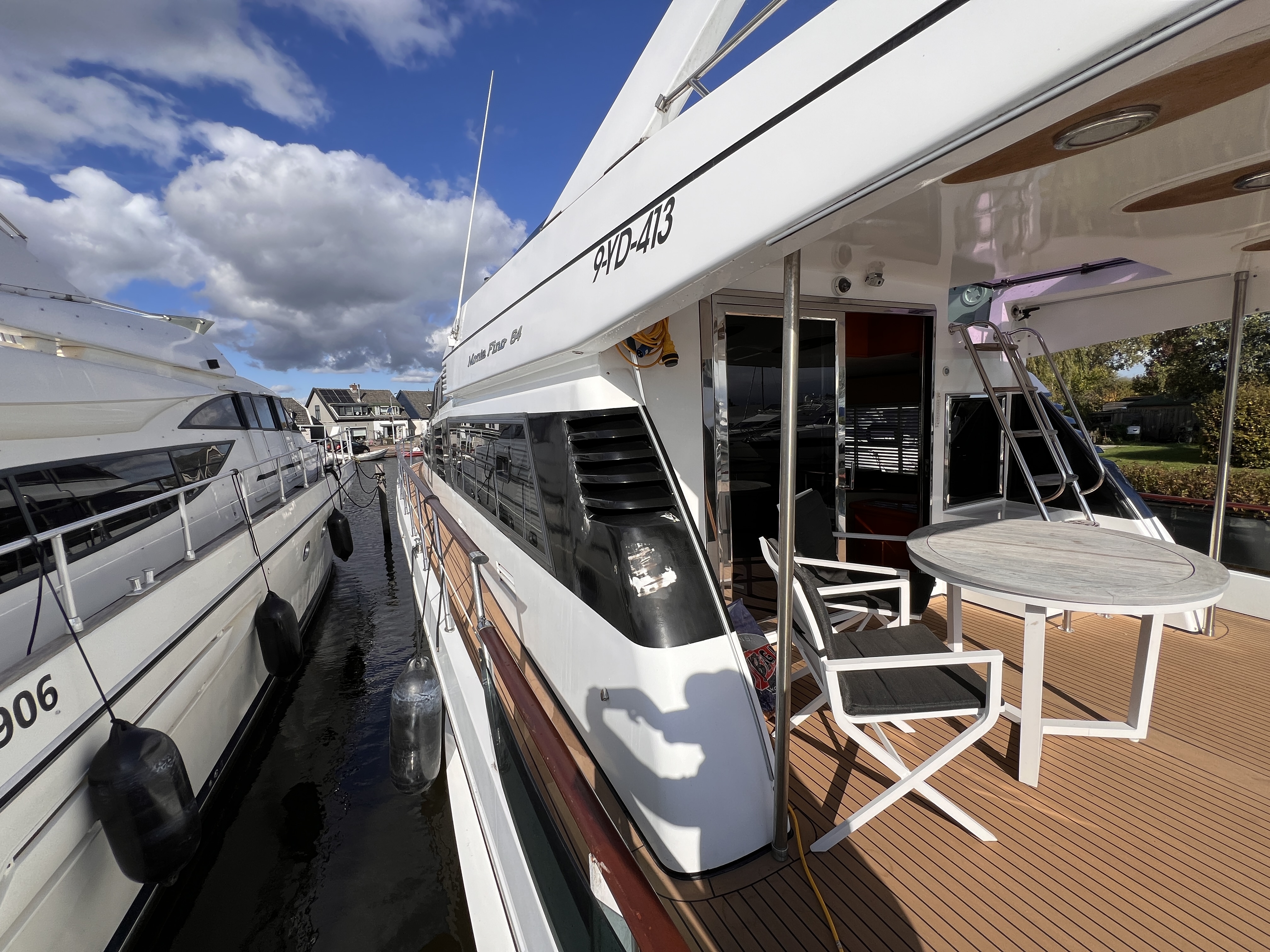 foto: 31 Monte Fino 64 ( varend woonschip )