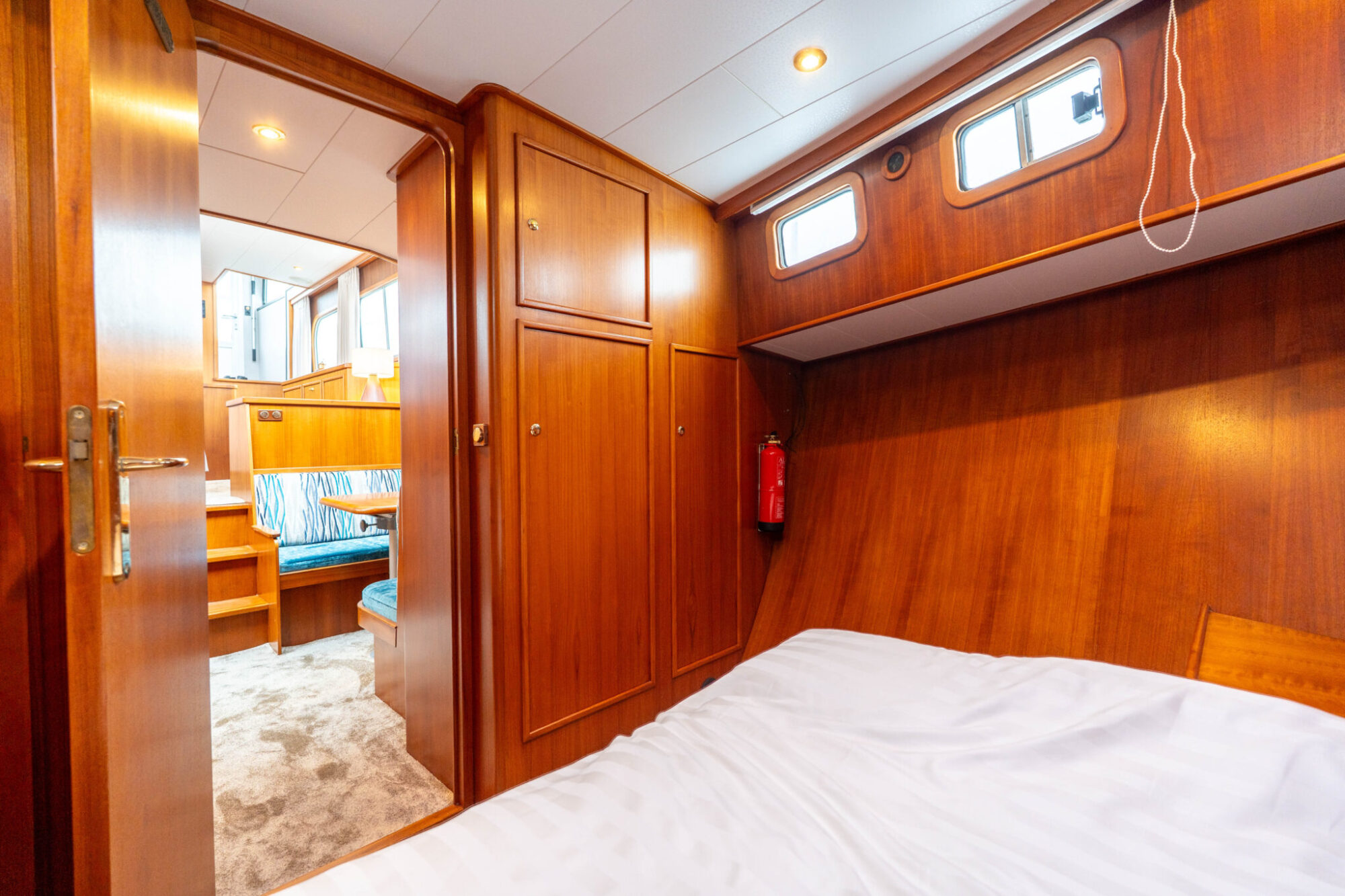 foto: 40 Pieter Beeldsnijder Pieter Beeldsnijder Spiegelkotter 15.00 VS