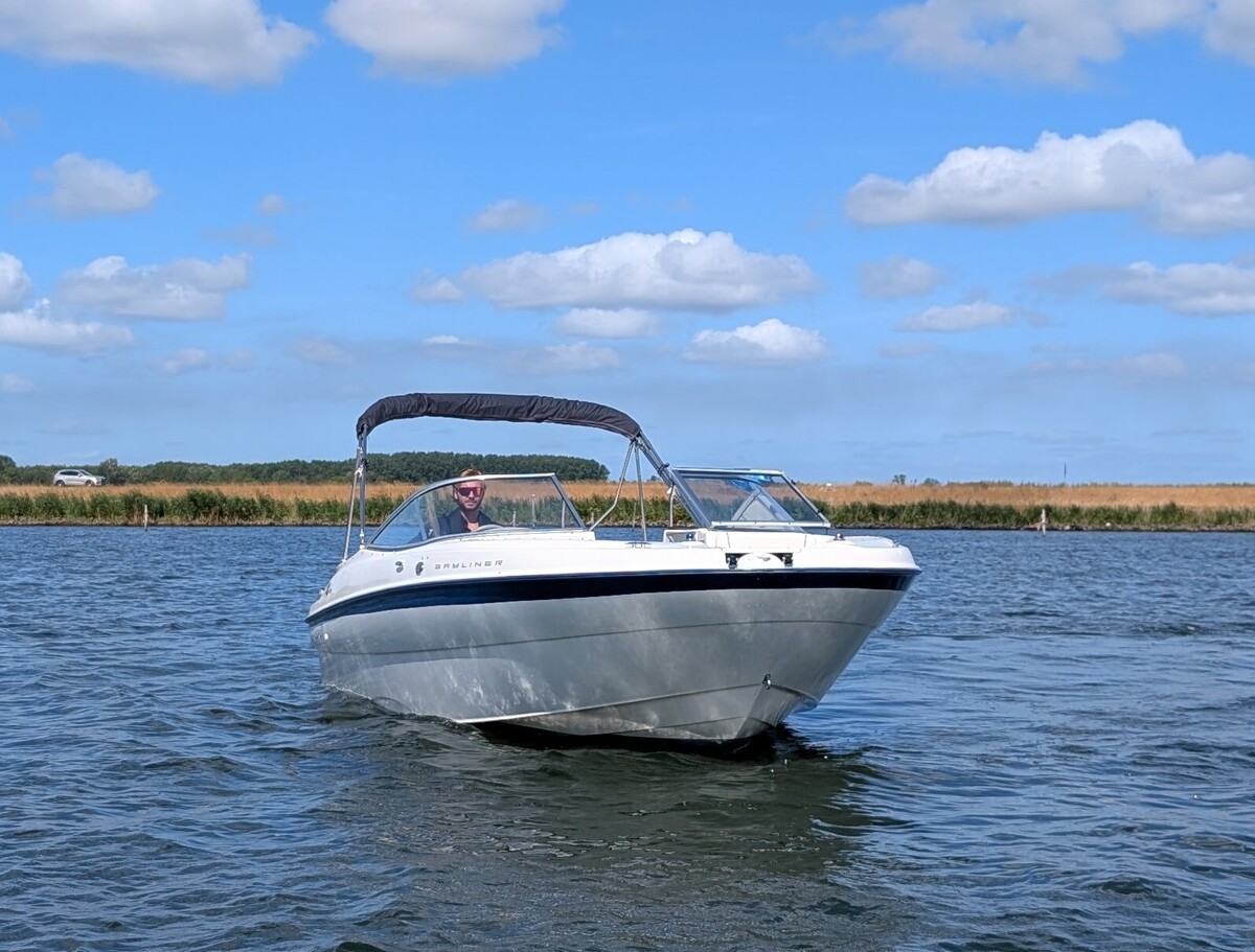 foto: 36 Bayliner 219 SD