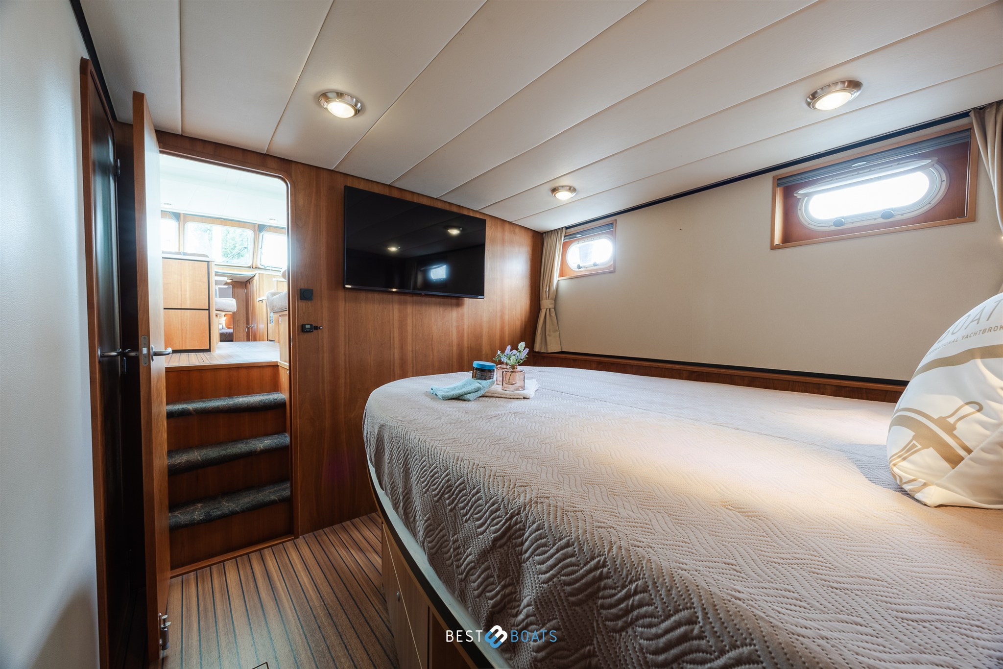 foto: 123 Linssen Grand Sturdy 45.9 AC Twin