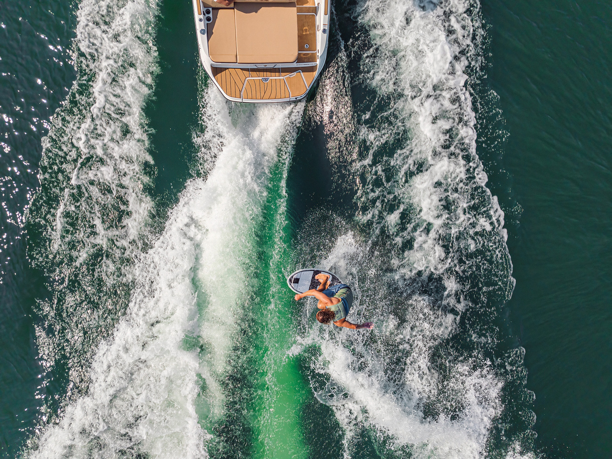 foto: 23 Sea Ray SDX 250 Surf