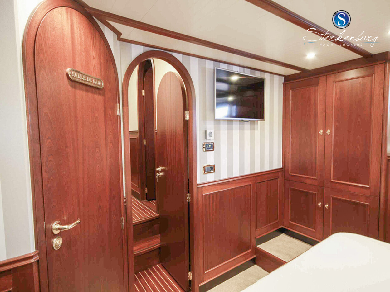 foto: 94 Alm Delfino 60