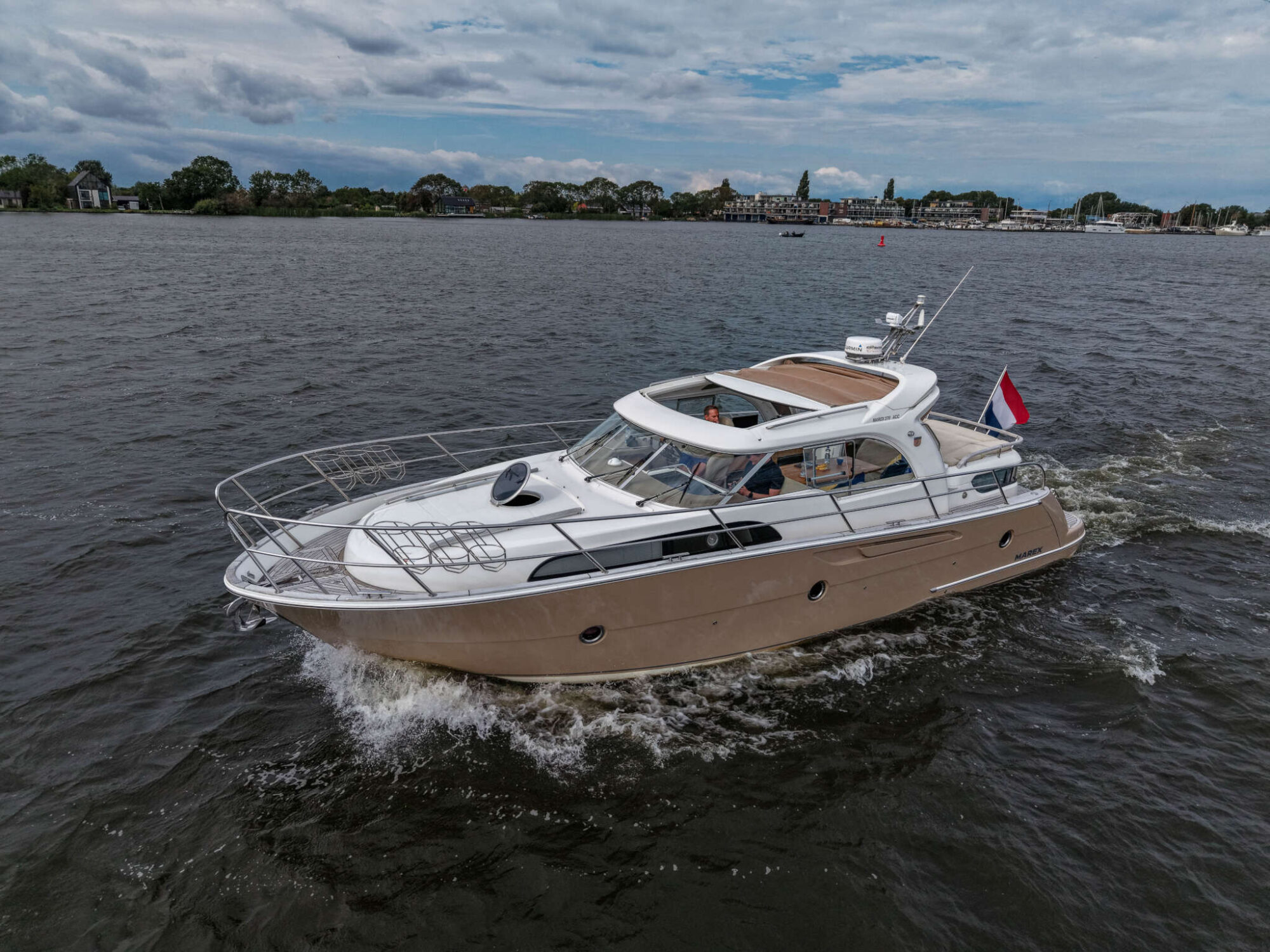 foto: 60 Marex Marex 370 ACC