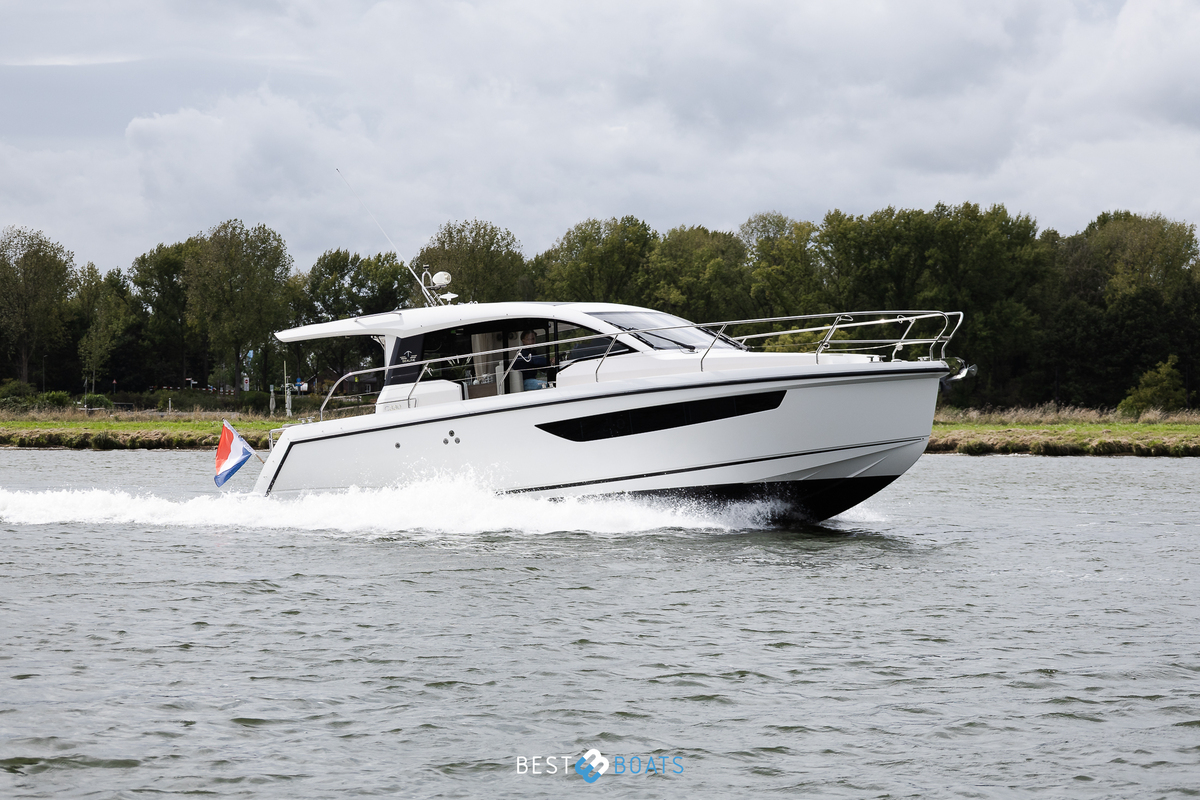 foto: 44 Sealine C330