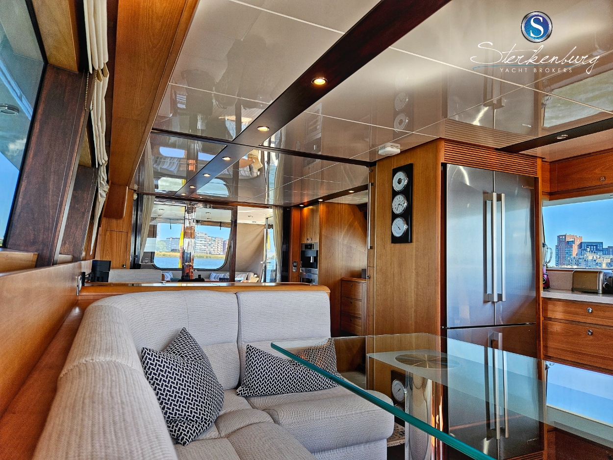 foto: 38 Van der Valk Continental II 2300 ALU-IPS