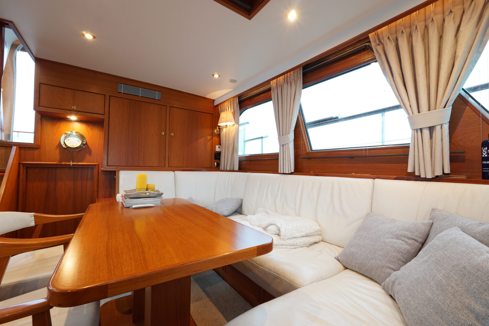 foto: 106 Super van Craft Super van Craft 14.80 Cabrio Stabilizers
