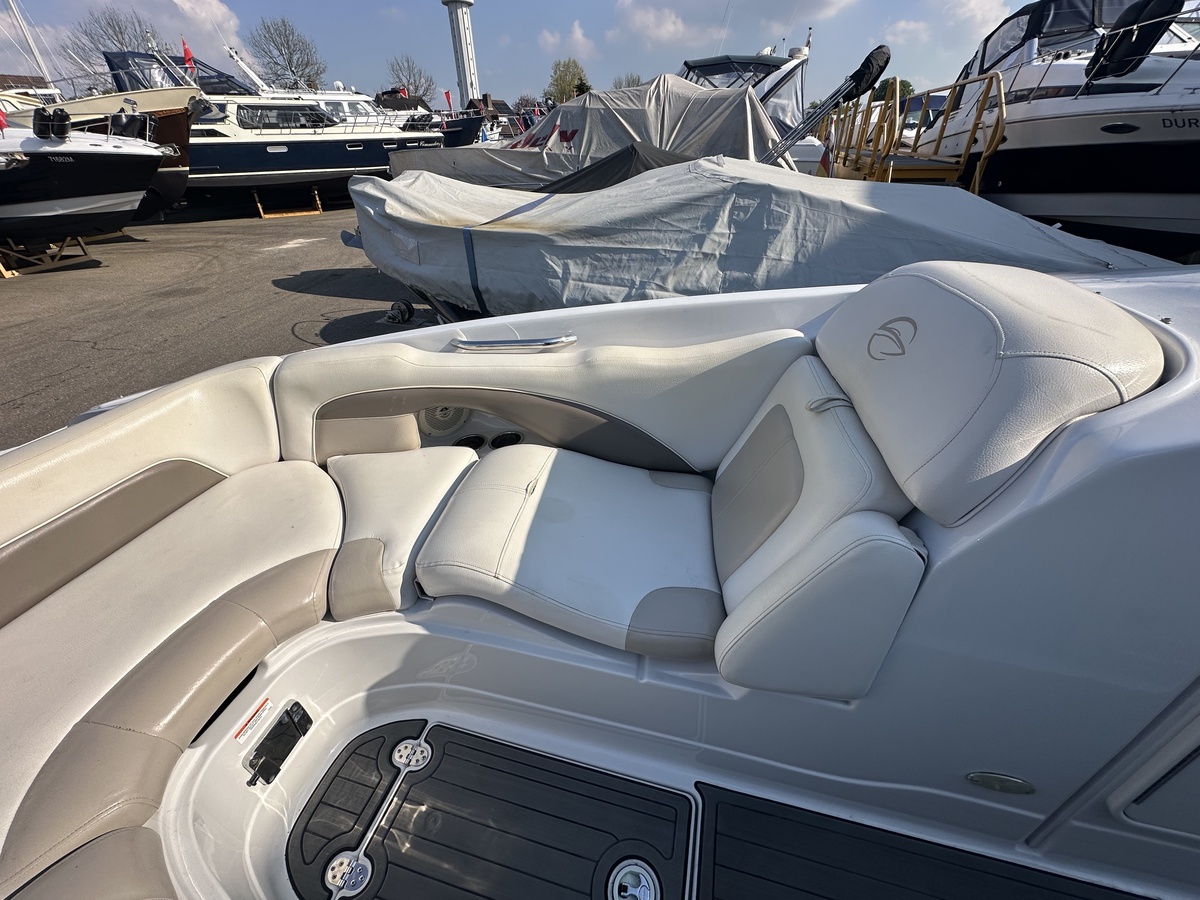 foto: 22 Crownline E6