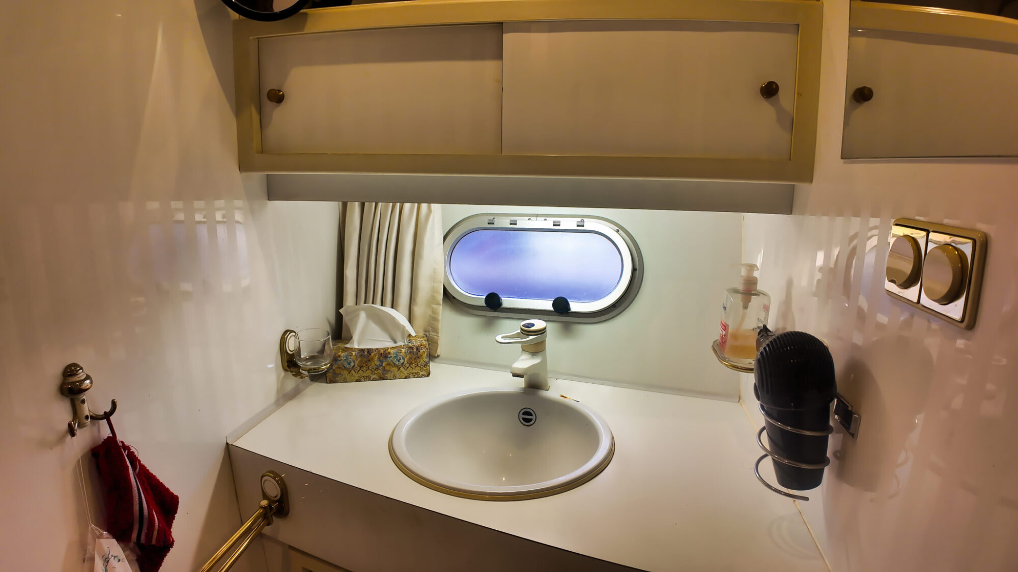 foto: 30 Neptunus Neptunus 138 / 46 Flybridge Sedan