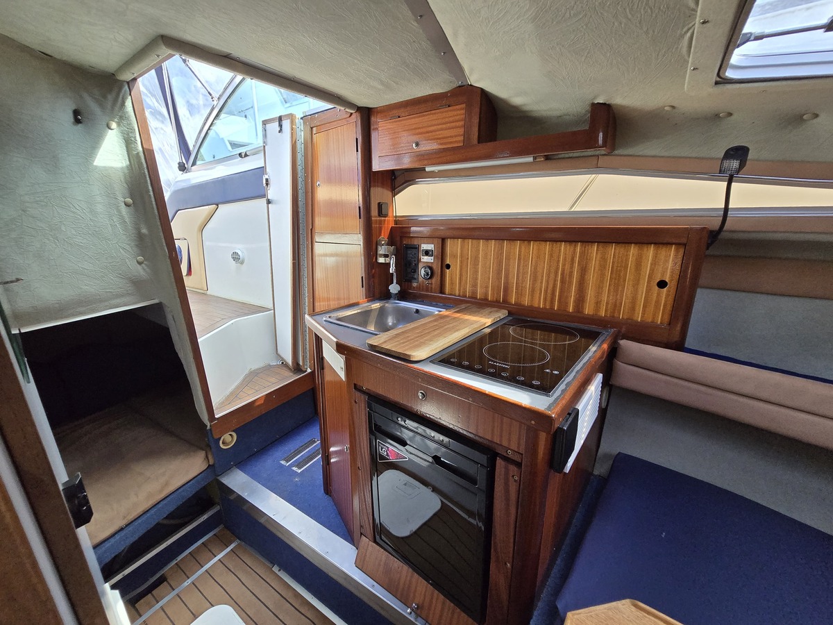 foto: 24 Sea Ray 220DA