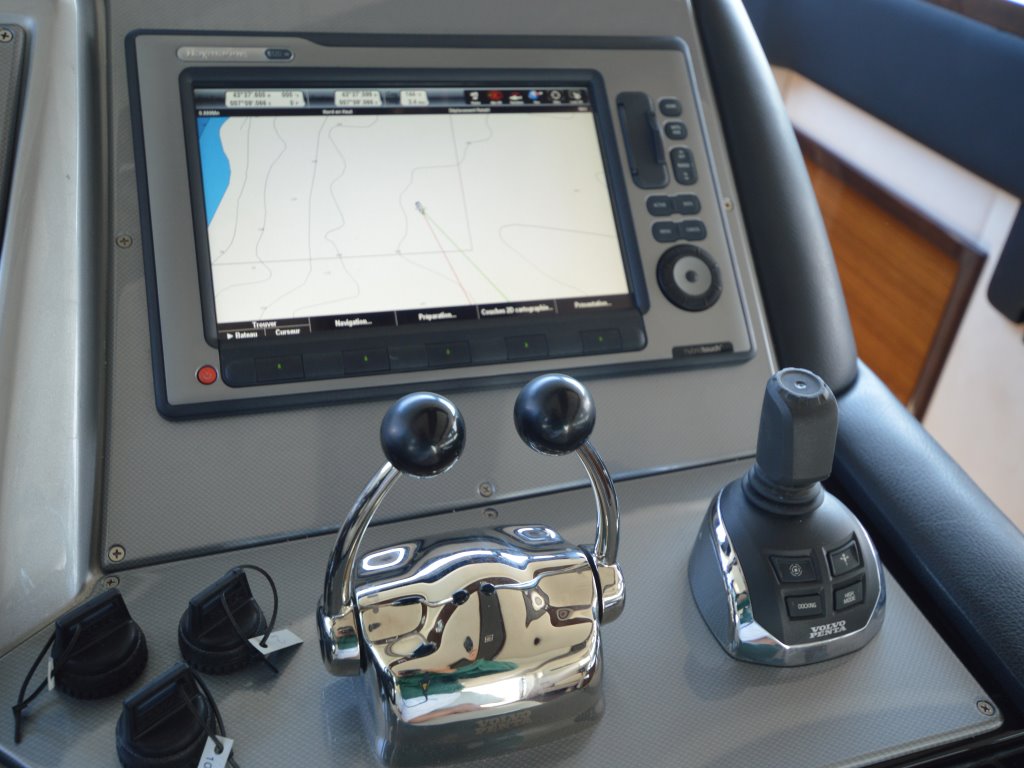 foto: 32 Marquis 500 sport yacht