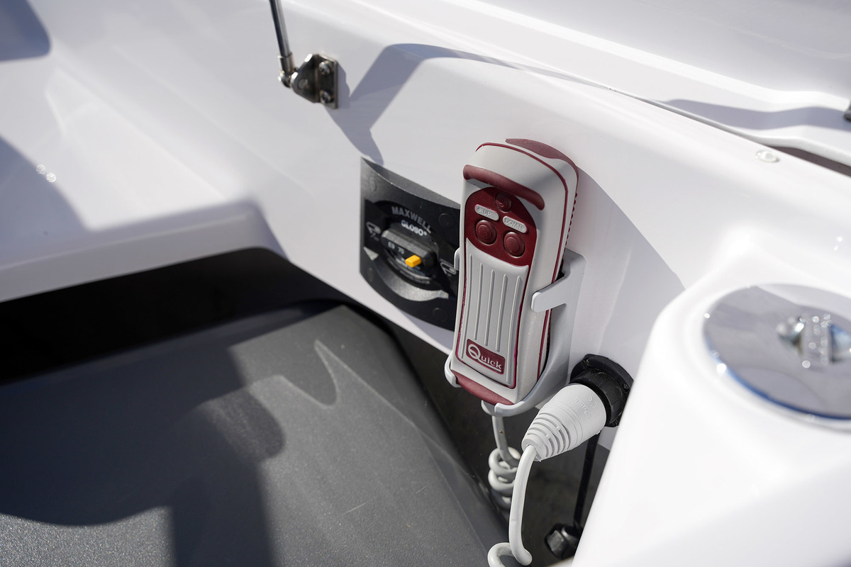 foto: 103 Axopar  37 XC Cross Cabin Mediterrana Edition