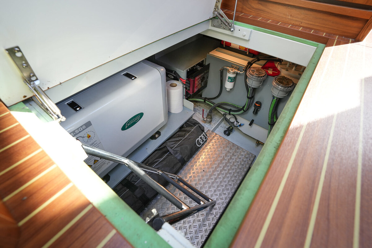 foto: 74 Linssen Grand Sturdy 410 AC Variotop met stabilisator