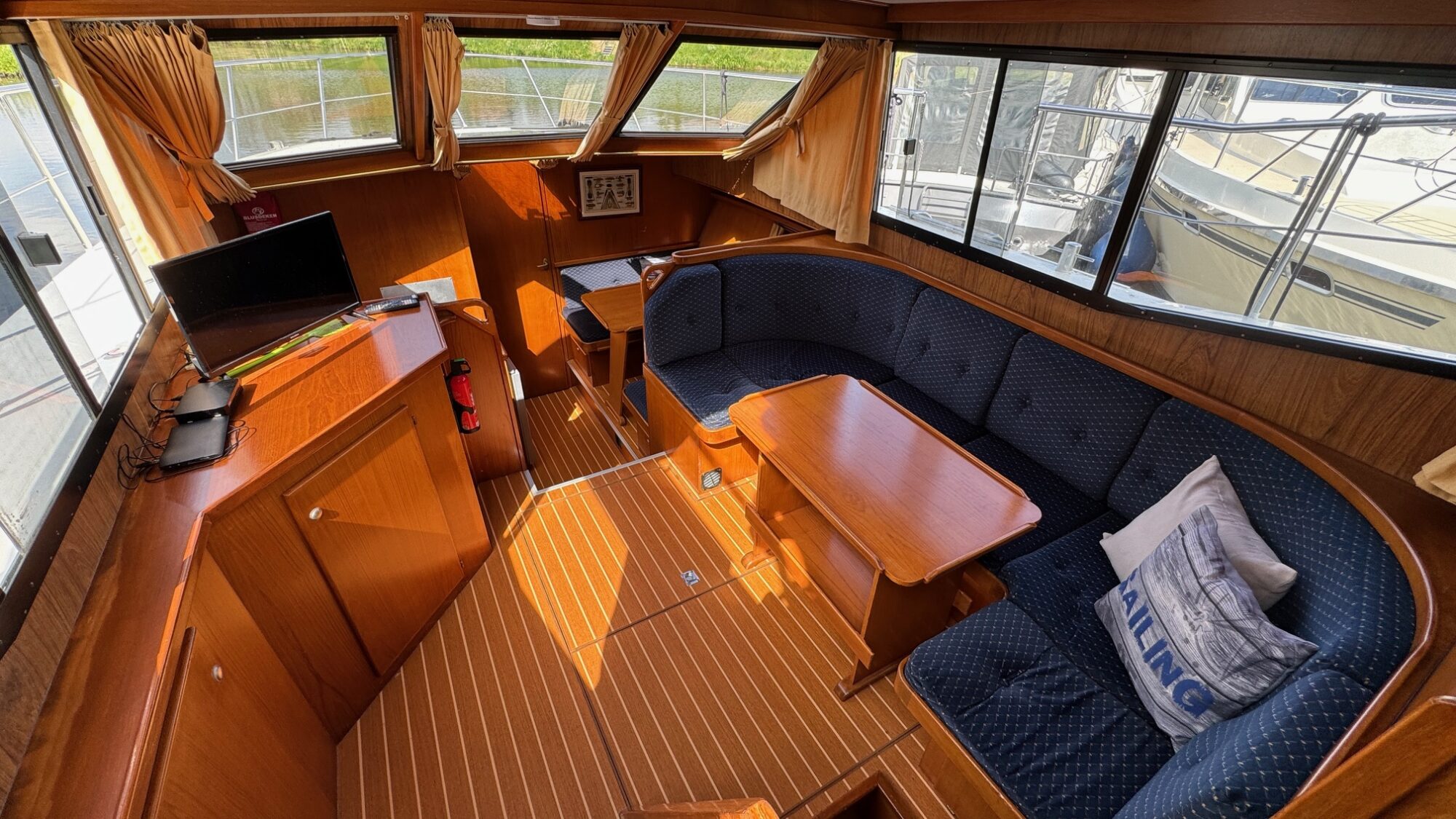 foto: 31 Vri-Jon Vri-Jon Contessa 37 AK Cabrio