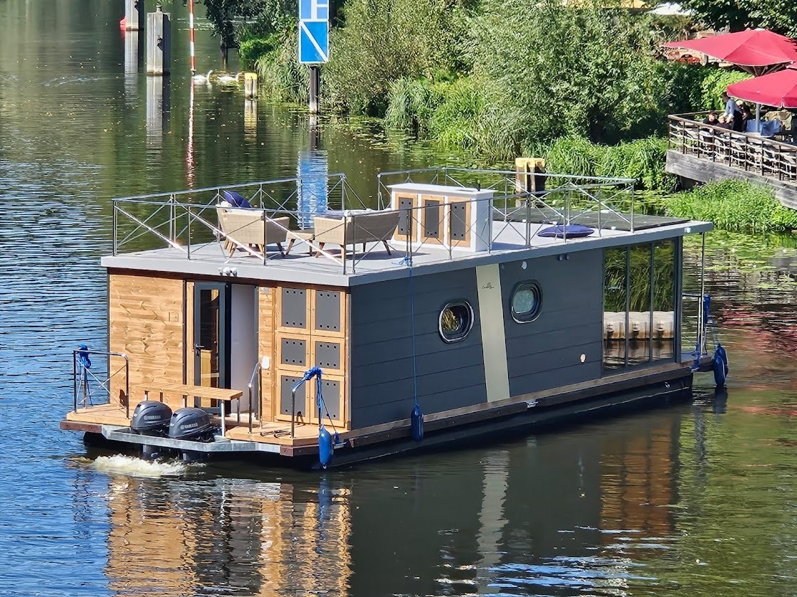 Campi 460 Houseboat