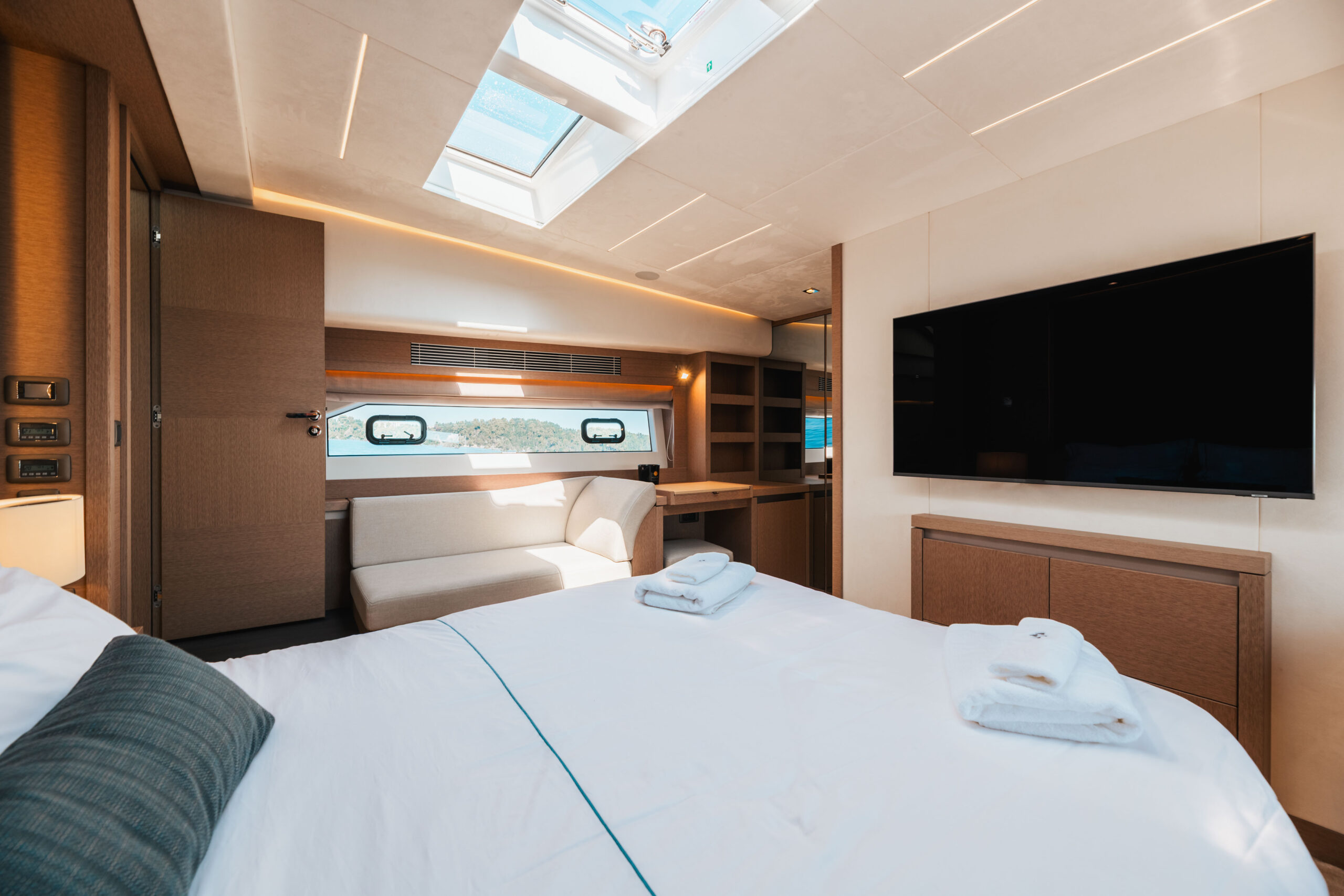 foto: 137 Prestige 690 flybridge
