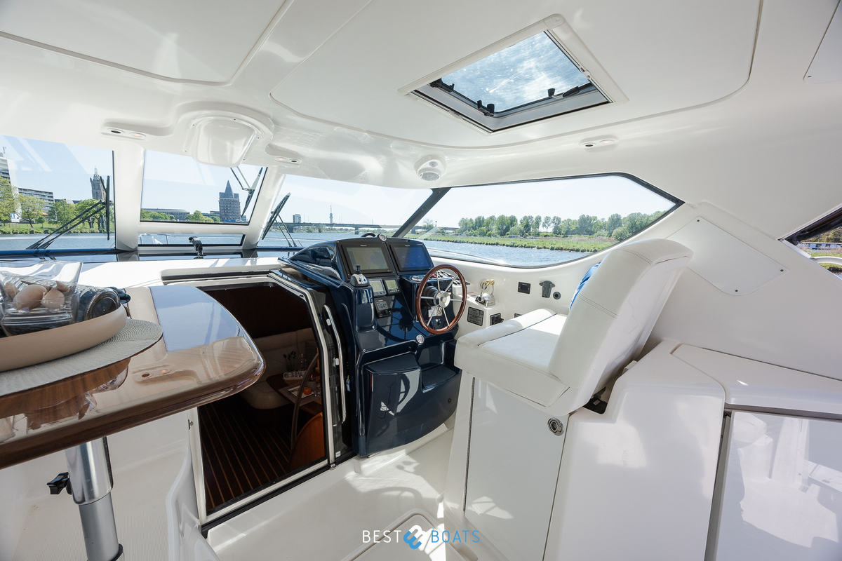 foto: 51 Tiara 4300 Sovran