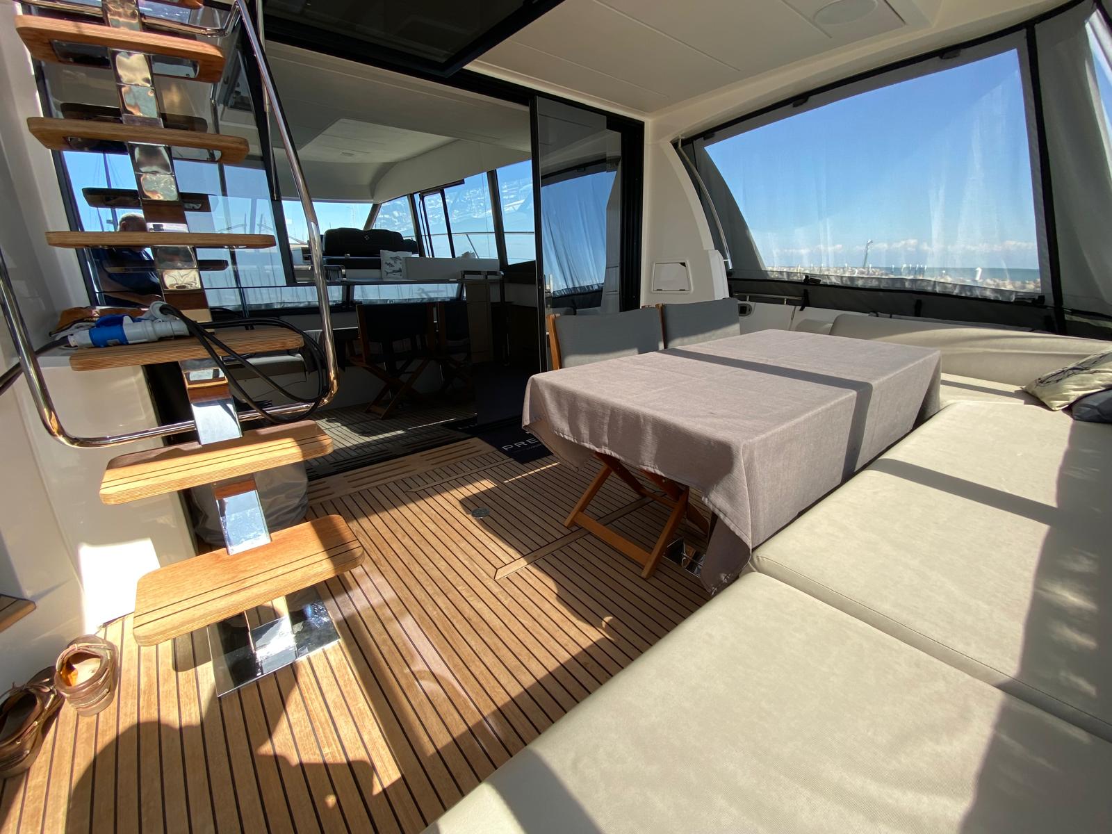 foto: 40 Prestige 590 Flybridge