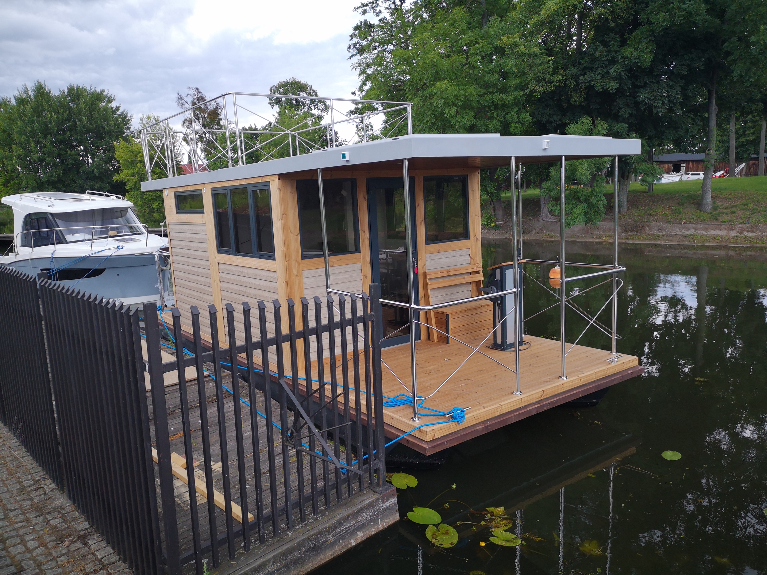 foto: 54 Campi 280 Houseboat