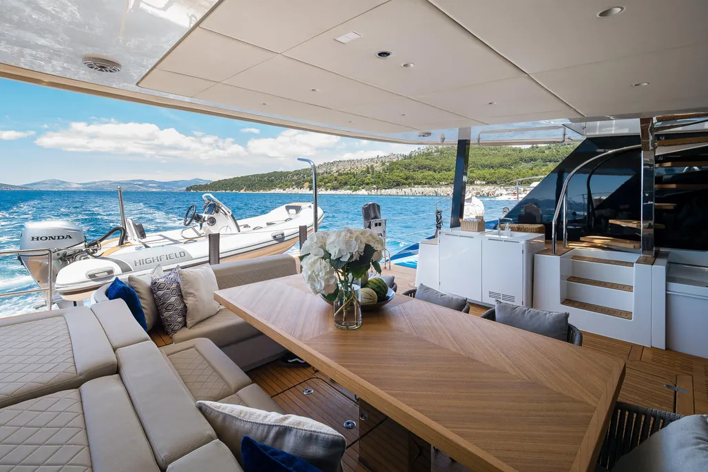 foto: 86 Sunreef 60 Dessus