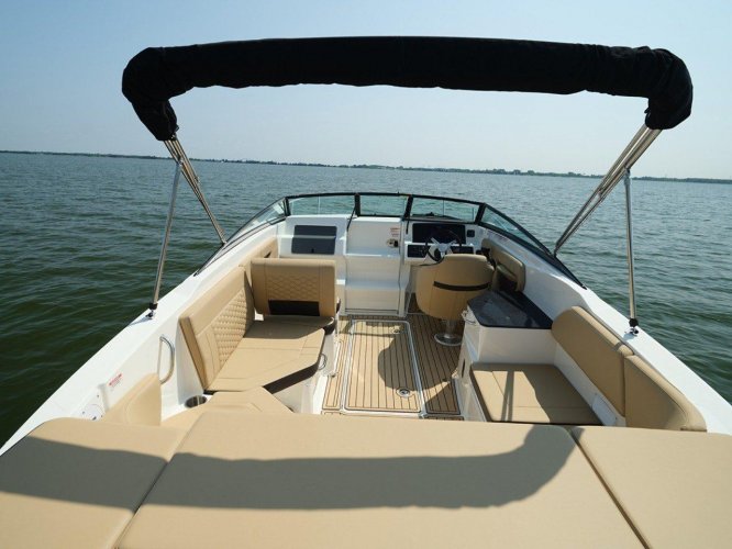 foto: 12 Sea Ray Sun Sport 230