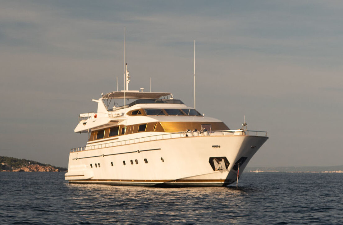 foto: 21 Falcon Falcon 100