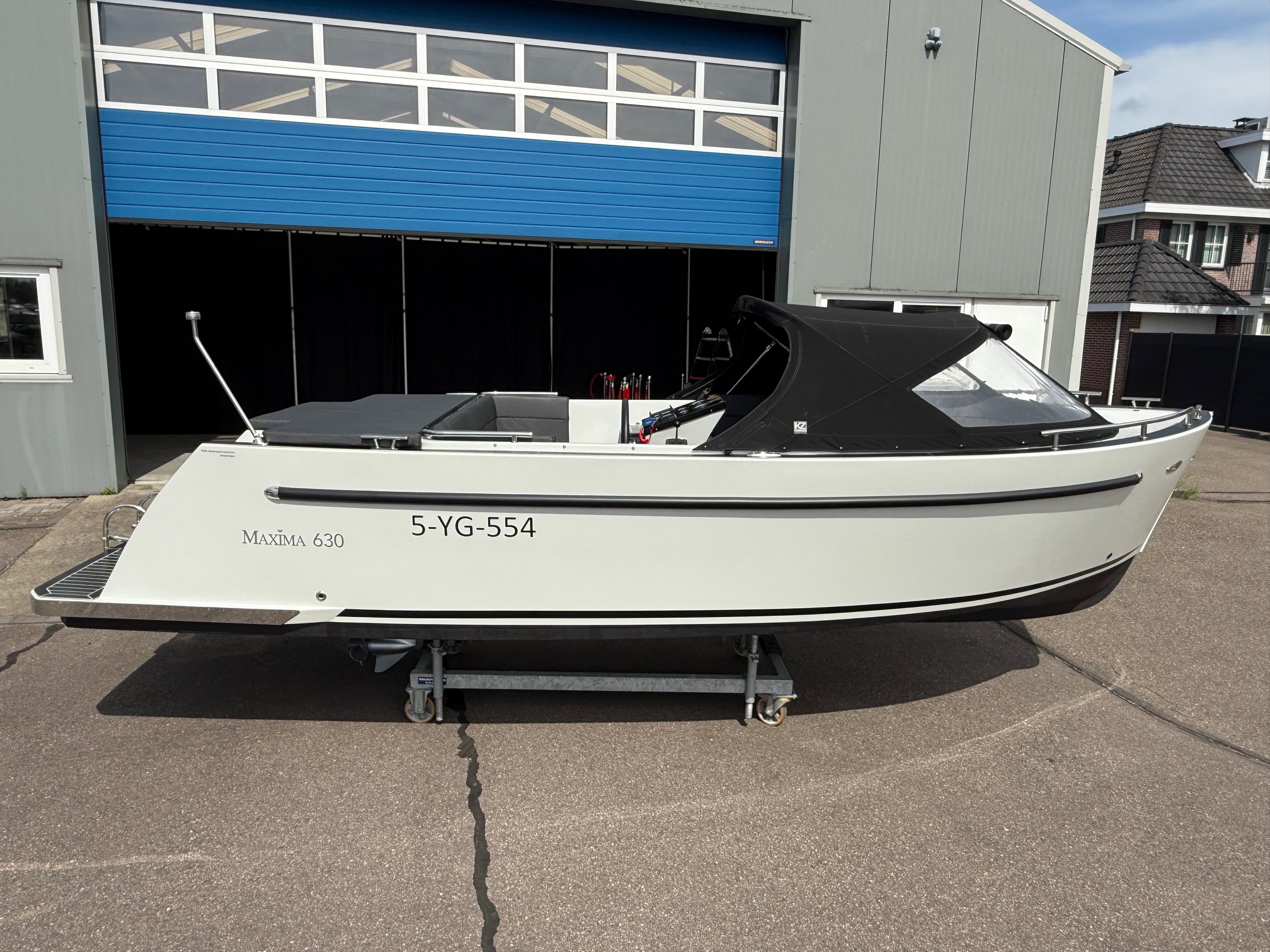 foto: 10 Maxima 630 (jong gebruikt)