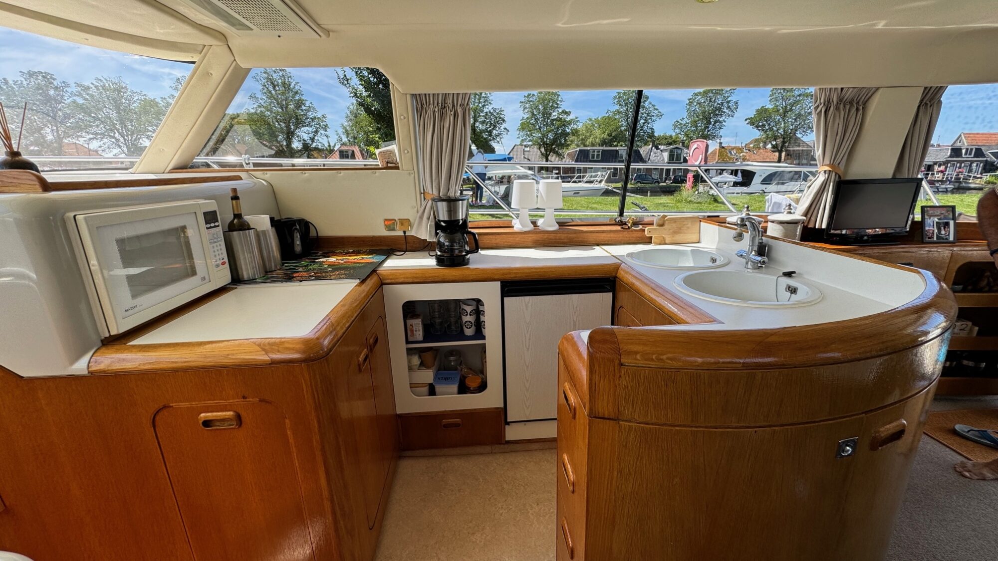 foto: 61 Whitewater Whitewater Wolfe 46 Flybridge