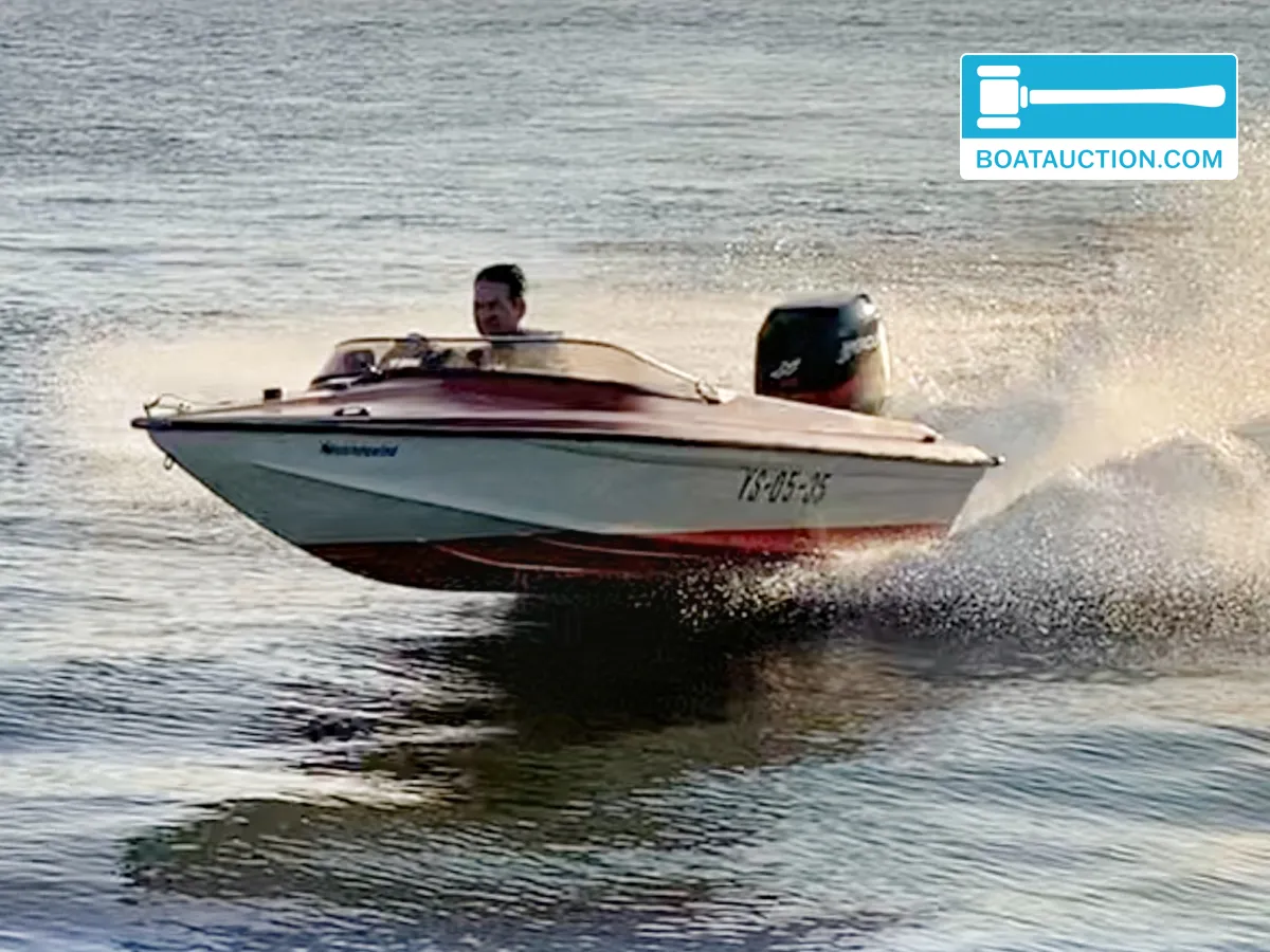 foto: 11 Castle Marine Comet 14