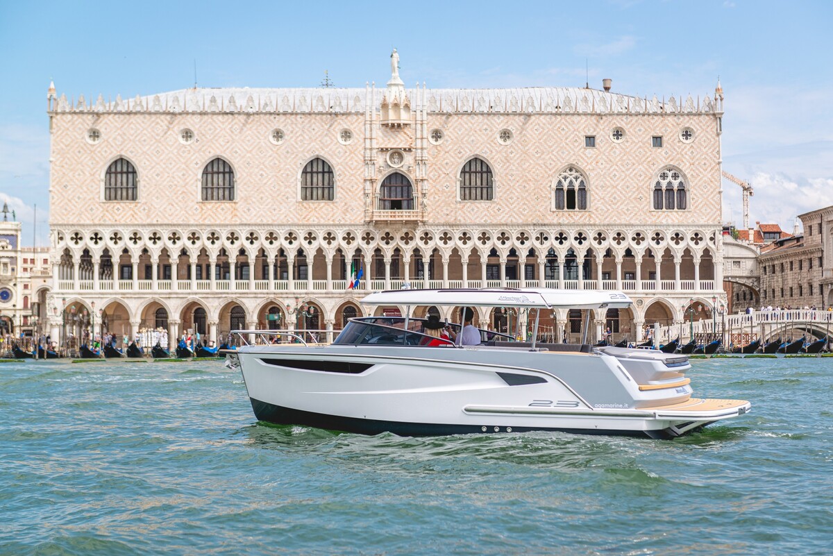 foto: 36 Alfastreet Marine 23 Cabin Evolution Electric