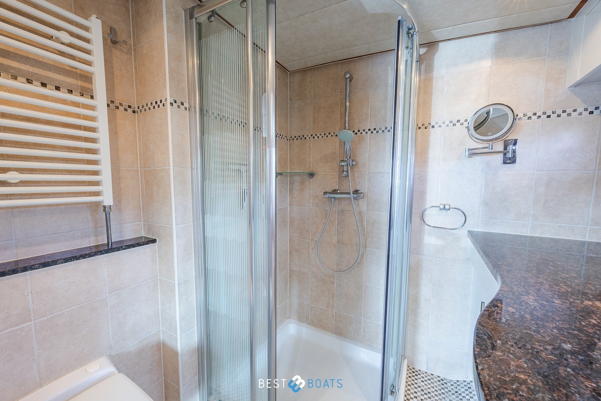 foto: 56 Van den Hoven Exclusive 1600